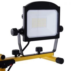 Lampe de travail portable à DEL HomCom à double tête de 10 000 lm avec trépied -HOMCOM Soldes 2022 330936288 AlternateImage4 l