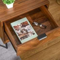 Table d'appoint avec rangement Homcom en panneau de particules avec poignée cachée et 2 tiroirs, noyer 6 Table d'appoint avec rangement Homcom en panneau de particules avec poignée cachée et 2 tiroirs, noyer -HOMCOM Soldes 2022 330948442 AlternateImage3 l