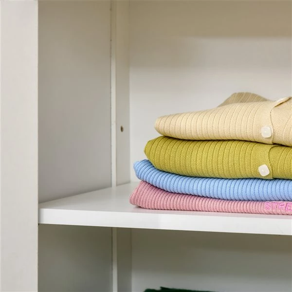 Armoire à linge autoportante HomCom en panneau de particules blanc de 23.5 po l. x 31.5 po h. x 11.75 po p. 5 Armoire à linge autoportante HomCom en panneau de particules blanc de 23.5 po l. x 31.5 po h. x 11.75 po p. – Image 5