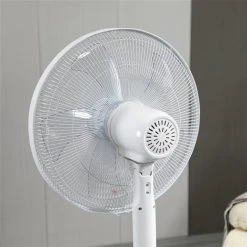 Ventilateur sur pieds HomCom d'intérieur à oscillation 3 vitesses blanc de 17,75 po 7 Ventilateur sur pieds HomCom d'intérieur à oscillation 3 vitesses blanc de 17,75 po -HOMCOM Soldes 2022 330982045 AlternateImage3 l
